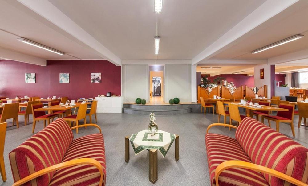 Novum Aviva Neue Messe 4*