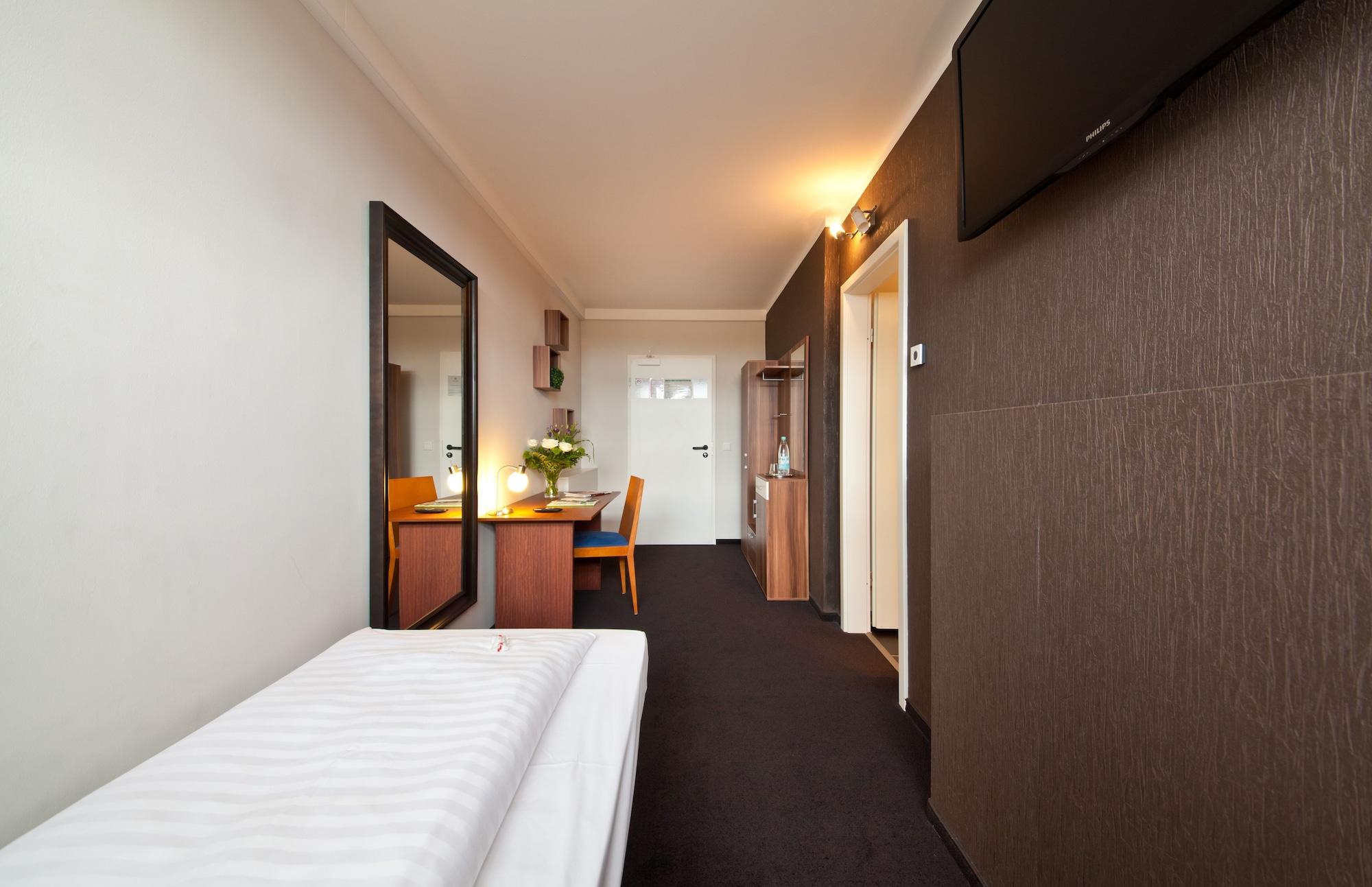 Novum Aviva Neue Messe Hotel 4*