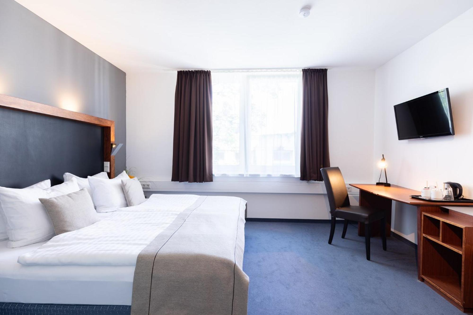 Novum Aviva Neue Messe 4*